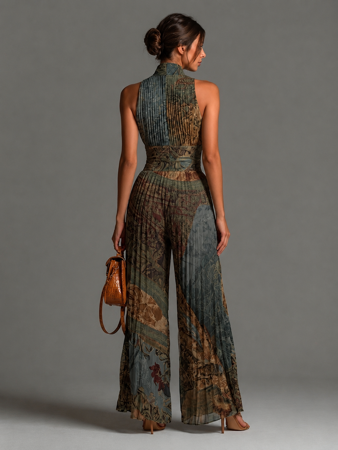 ECLIPSE™ | MONO PALAZZO PLISADO CON ESCOTE V Y CINTURA CORSET