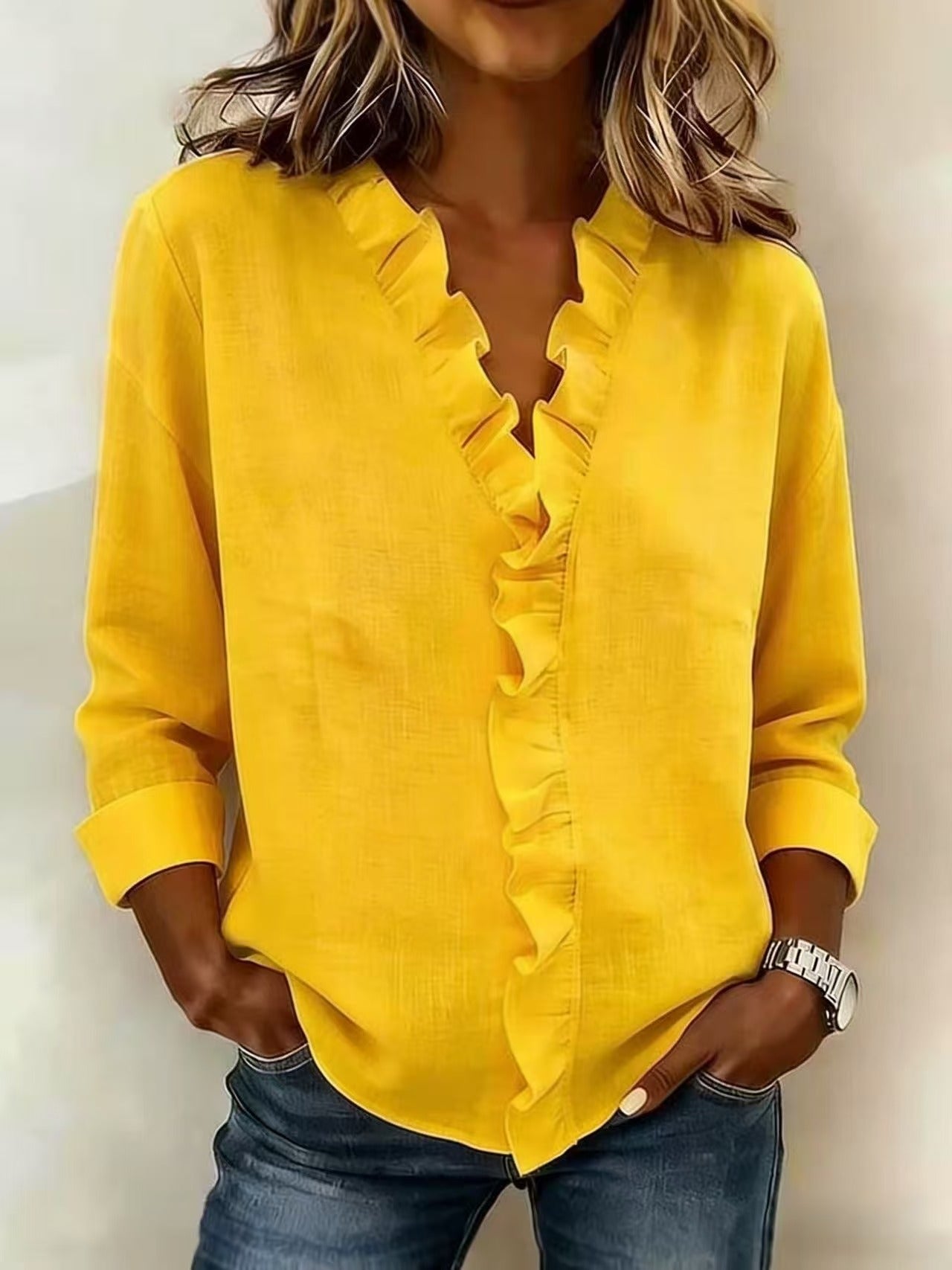 CHIARA™ | BLUSA ESCOTE EN V CON VOLANTES